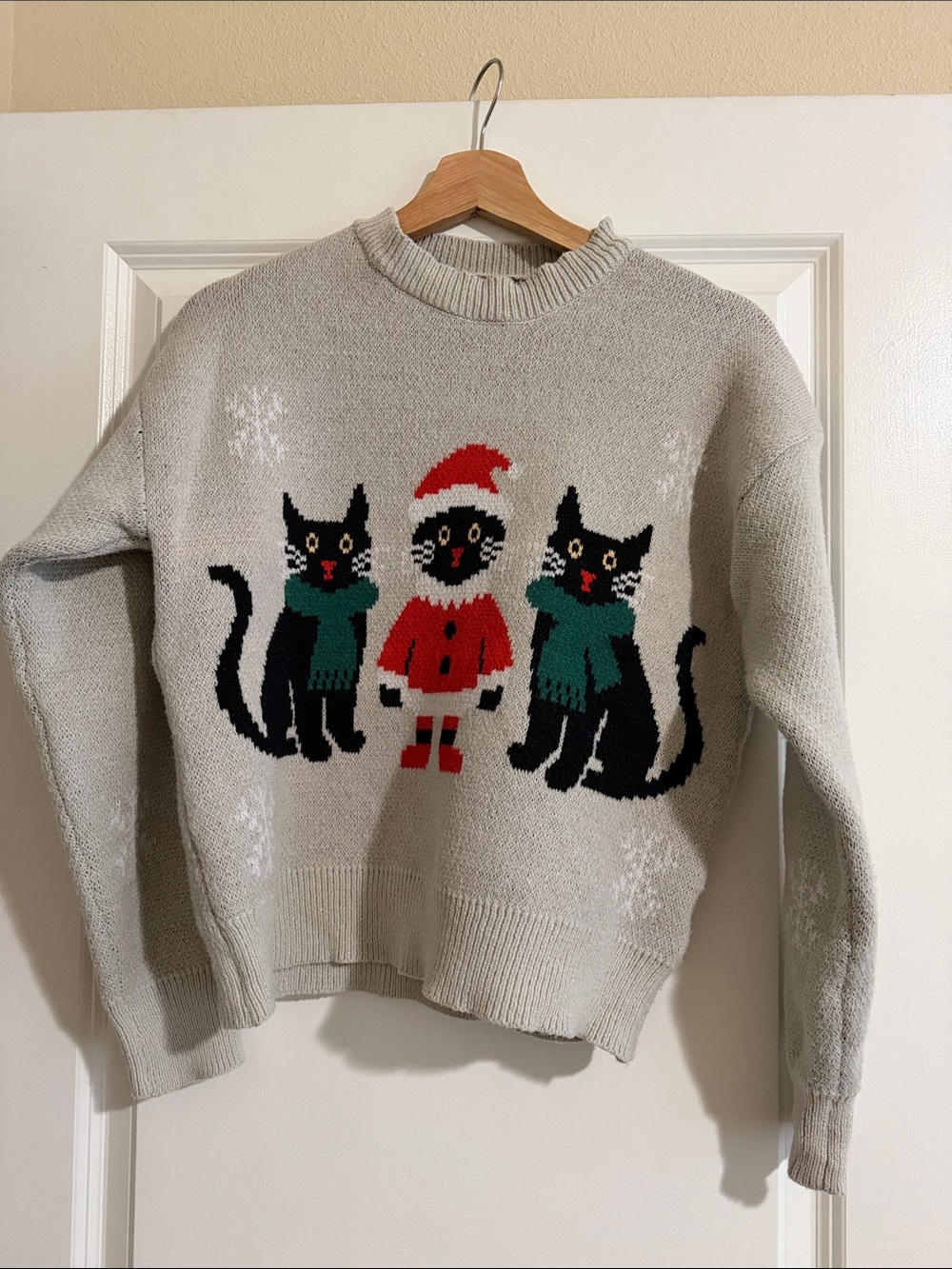 Cozy Holiday Cat Crewneck Sweater - Light Gray